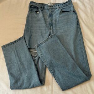 Abercrombie & Fitch 30 / 10 The 90s Straight Ultra High Rise JEANS Distressed